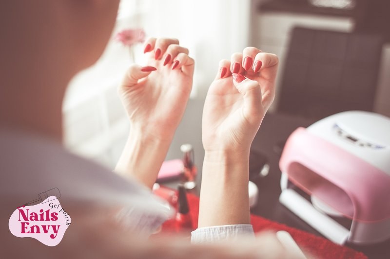 How long does gel polish last and its impact on nail health