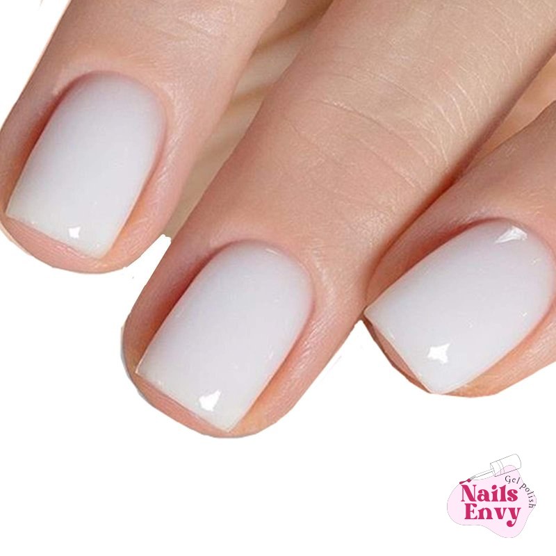 MEMEDA milky white nude gel polish offers a delicate and elegant finish.