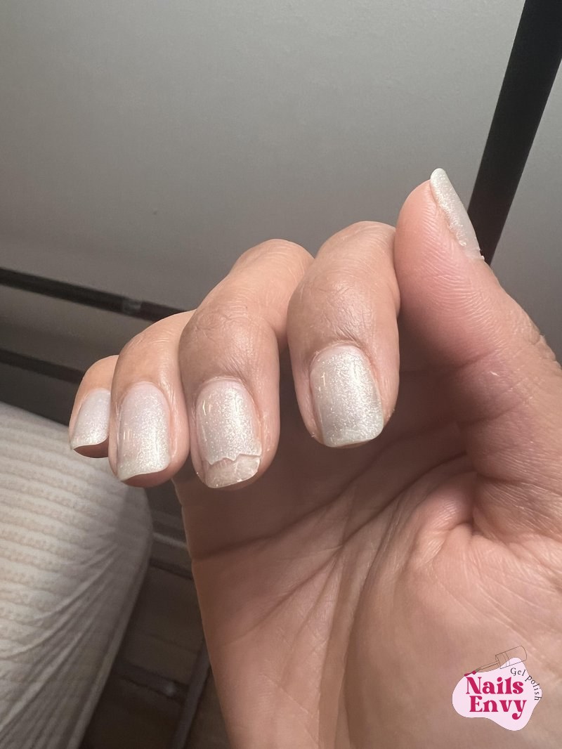 Anyone know why my gel manicure keeps peeling off a week in? : r/Nails